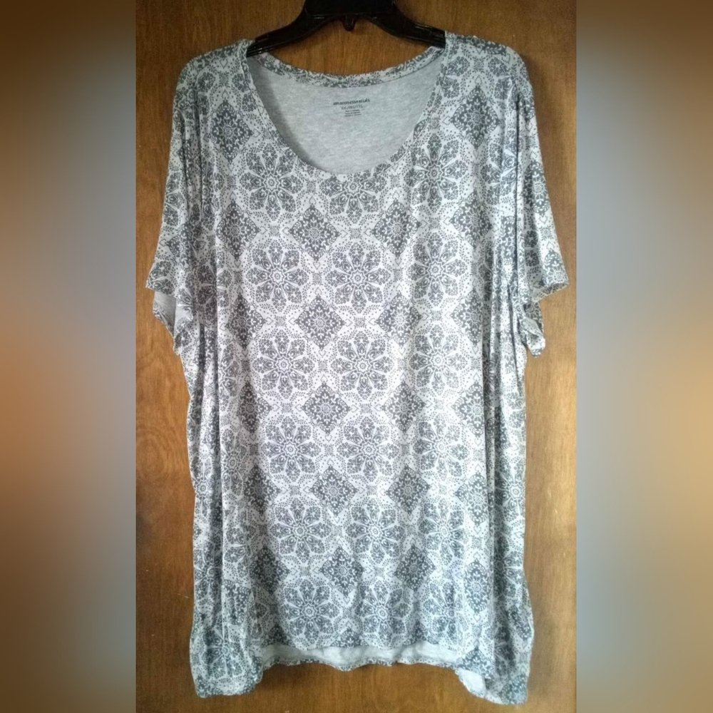 Women's Relaxed-Fit Short-Sleeve Scoop-Neck Tee, Size XXL, Gray & White Pattern